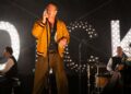 261011 dtm stories 5 Nach dem Samstagsrennen sorgte Dick Brave für den musikalischen Höhepunkt