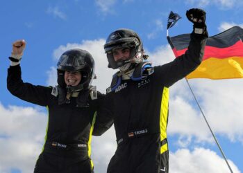 261025 aorjt 2 Würdiger Europameister: Timo Schulz und Copilotin Maresa Lade lassen sich im Ziel feiern
